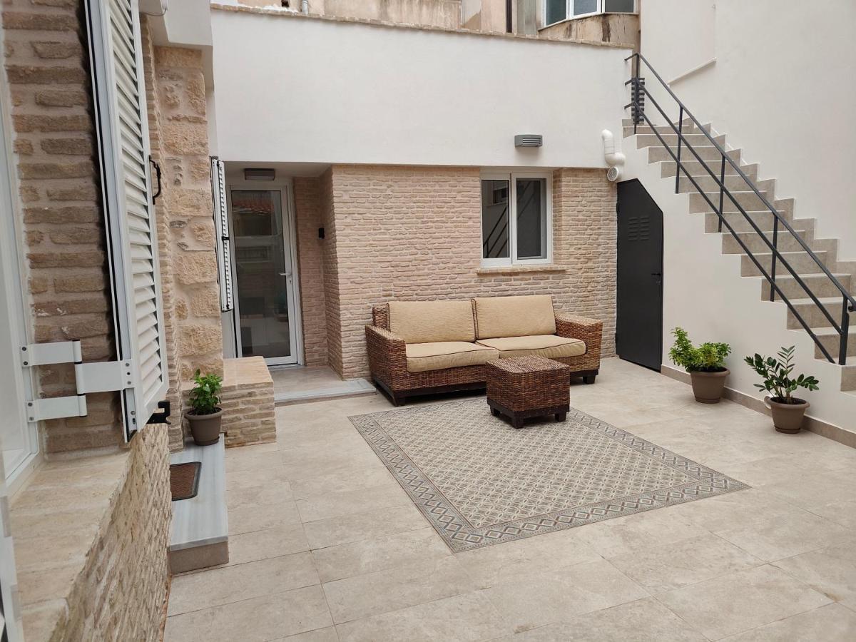 Litseli Apartment เอเธนส์ ภายนอก รูปภาพ